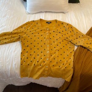 Premise yellow/charcoal gray pokeadot button up sweater with silver button